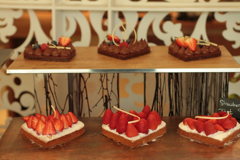 Sunday Buffet at Kempinski Summerland Hotel